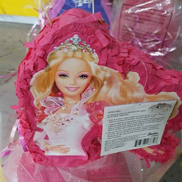 Barbi  pinatas Hard find this style NOT IN PRODUCTION ANYMORE  Barbie - Picture 3 of 6